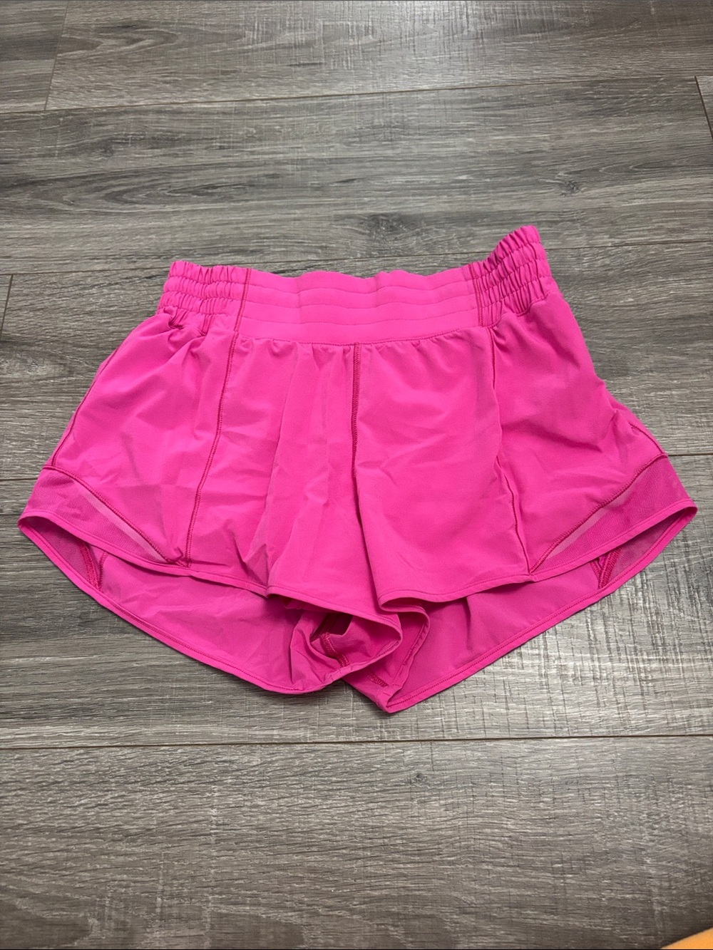 lululemon sonic pink hotty hot shorts